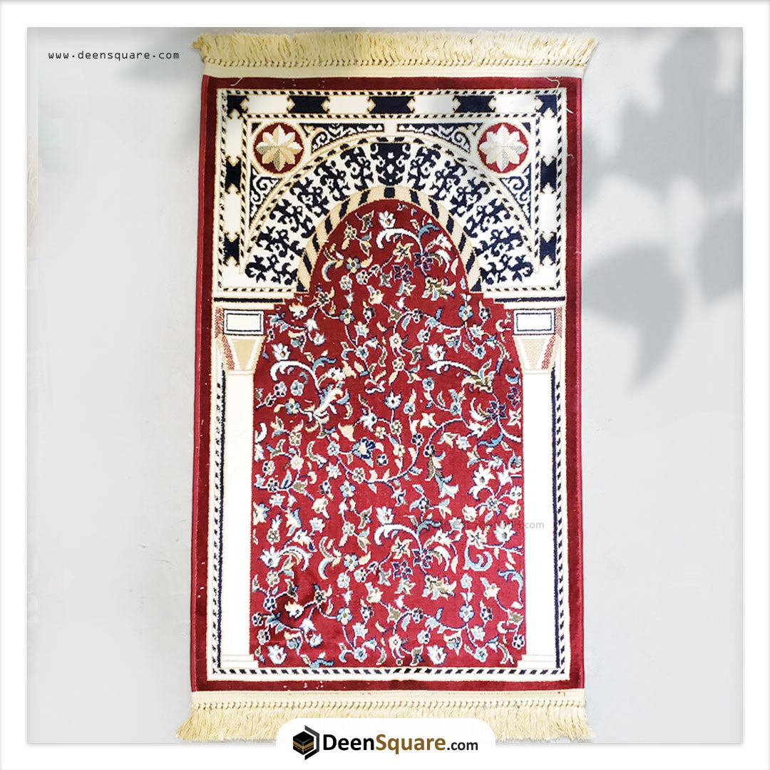 Mihrab Al Munawara Prayer Mat - سجادة محراب المنورة